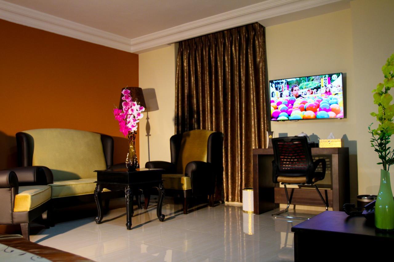 Queen Plaza Hotel Хеврон Екстер'єр фото